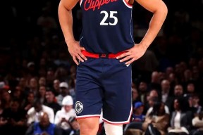 金年会法甲赛前再迎强敌；洛杉矶快船伤情更新；主帅态度：底气十足；轮换策略成焦点的简单介绍