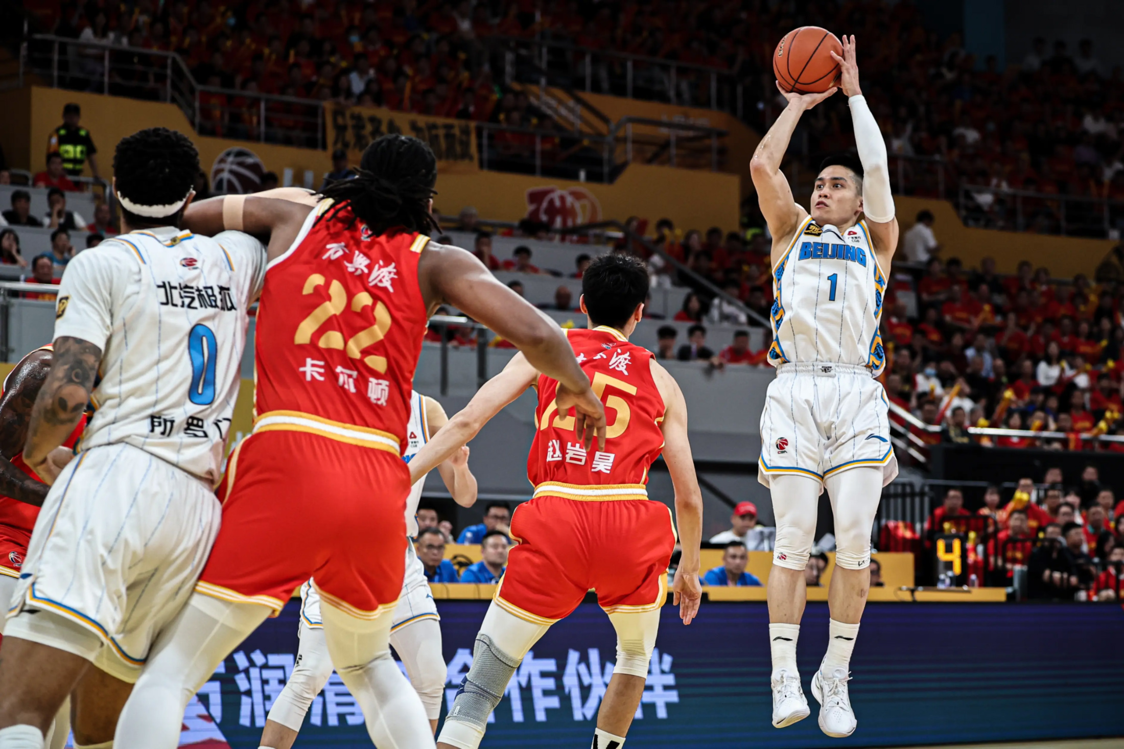 关于国际比赛日体能课后，广厦男篮队长鼓劲备战欧冠，气氛紧张，身体对抗强度拉满的信息